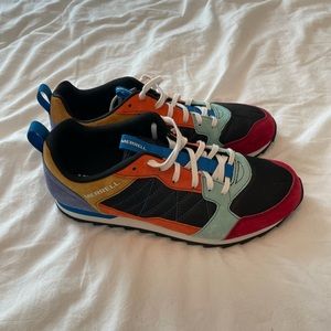 Merrell casual street wear athleisure sneaker. Size 9